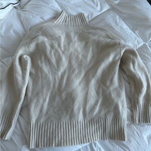 Everlane Recycled Cashmere Turtleneck in Bone